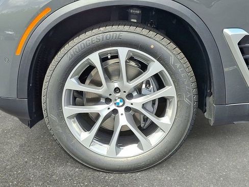 New 2026 BMW X5 xDrive40i w/ Parking Assistance Package image 8