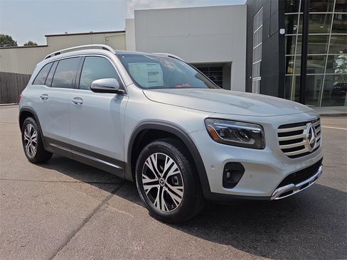 New 2026 Mercedes-Benz GLB 250 4MATIC image 7