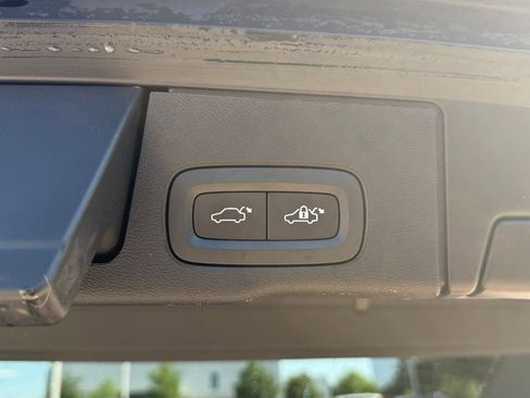 Certified 2023 Volvo XC60 B5 Plus w/ Protection Package Premier FWD image 8