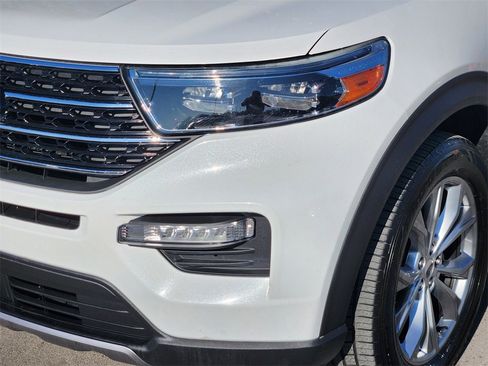 Used 2020 Ford Explorer XLT w/ Equipment Group 202A image 6