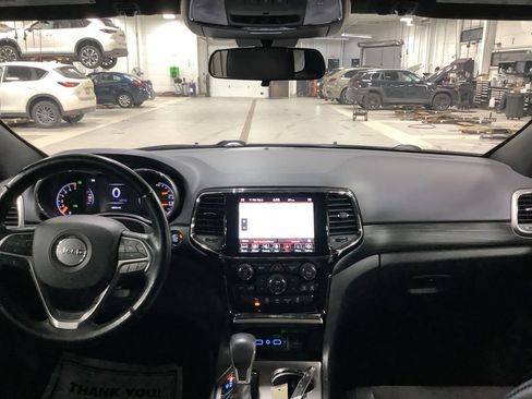 Used 2021 Jeep Grand Cherokee Laredo X image 21