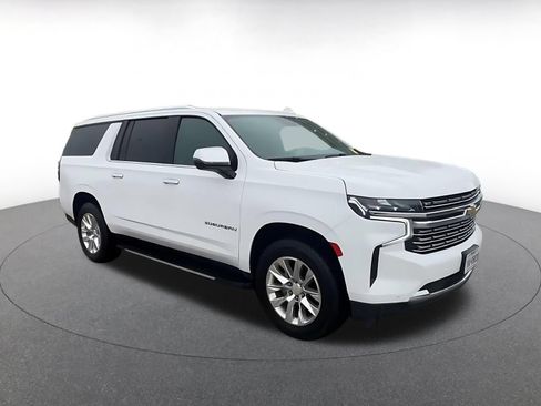 Used 2023 Chevrolet Suburban Premier RWD image 2