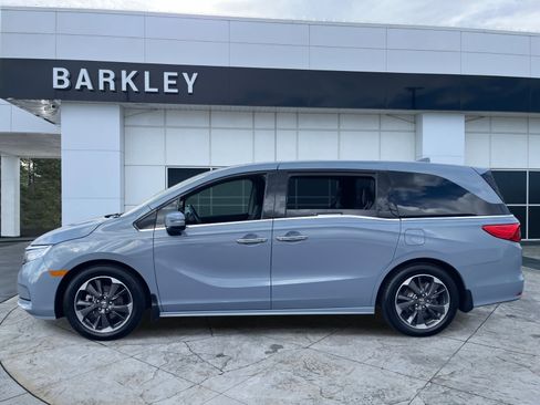 Used 2023 Honda Odyssey Elite image 4