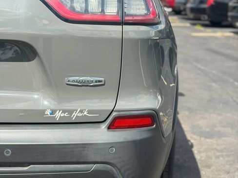 Used 2021 Jeep Cherokee Latitude Plus w/ Mopar Interior Package FWD image 8