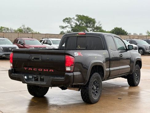 Used 2021 Toyota Tacoma SR w/ SX Package image 4