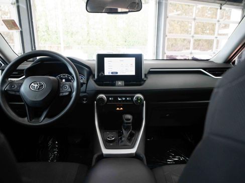 Used 2024 Toyota RAV4 XLE image 20