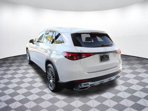 Used 2026 Mercedes-Benz GLC 300 image 3