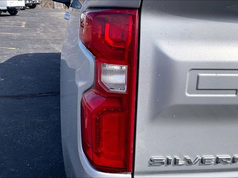 Used 2022 Chevrolet Silverado 1500 RST AWD/4WD image 25