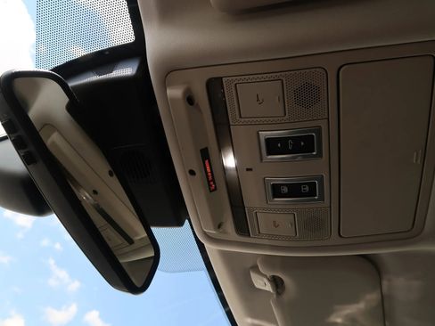 Used 2018 Jaguar XE Prestige image 36