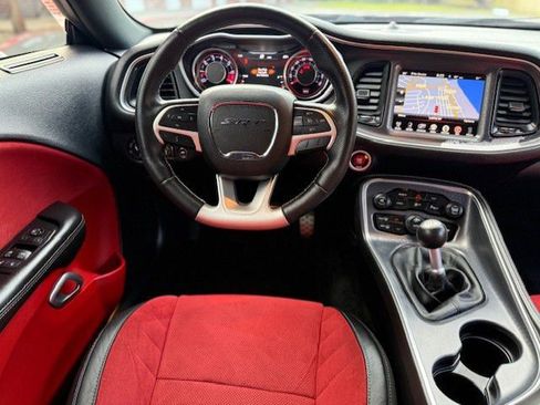 Used 2015 Dodge Challenger SRT w/ Technology Group image 34