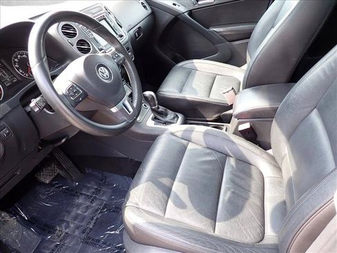 Used 2017 Volkswagen Tiguan Sport FWD image 10