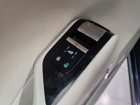 New 2025 Volvo EX90 Ultra w/ Protection Package Premier image 21