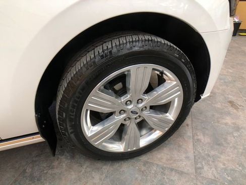 Certified 2023 Ford Expedition Platinum image 9