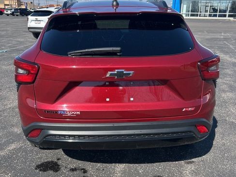 Used 2024 Chevrolet Trax RS w/ Sunroof Package image 9