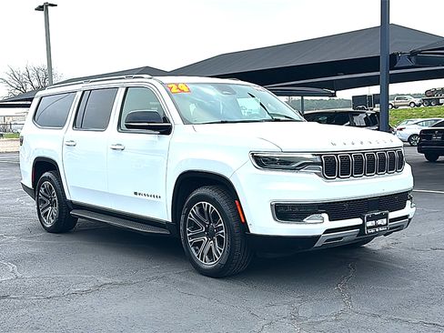 Used 2024 Jeep Wagoneer L Series II image 10