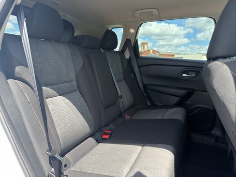 Certified 2025 Nissan Rogue SV FWD image 18