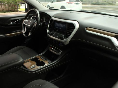 Used 2020 GMC Acadia SLE w/ Driver Convenience Package FWD image 25