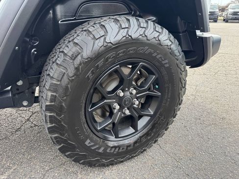Used 2024 Jeep Wrangler Unlimited Sport image 6