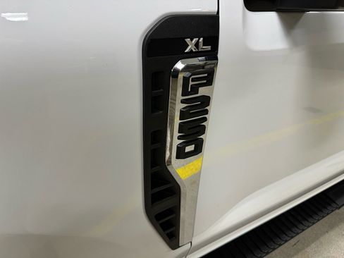 New 2026 Ford F250 XL w/ XL Chrome Package RWD image 5