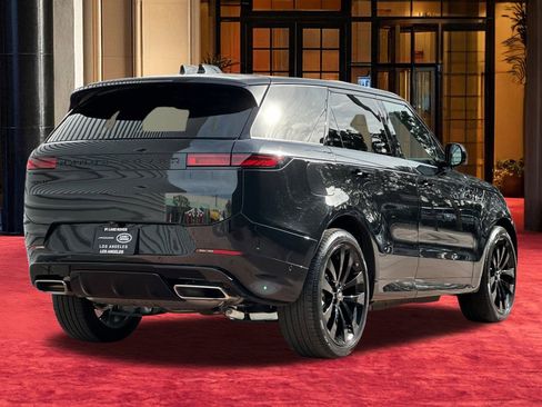 Used 2025 Land Rover Range Rover Sport Dynamic SE image 10