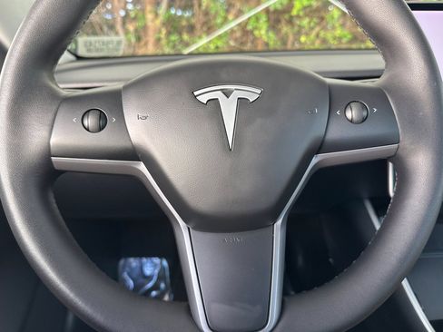 Used 2020 Tesla Model 3 Performance image 18