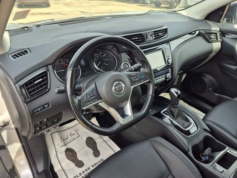 Used 2022 Nissan Rogue Sport SL image 9