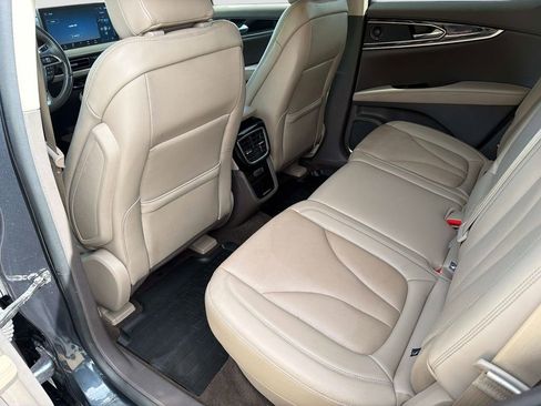 Used 2022 Lincoln Nautilus Reserve w/ Luxury Package FWD image 16