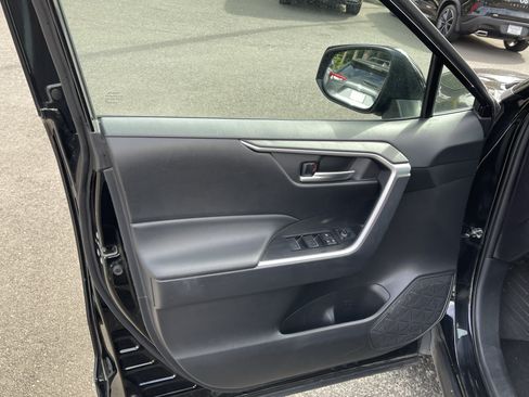 Certified 2025 Toyota RAV4 XLE AWD/4WD image 14