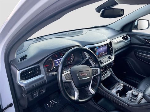 Used 2023 GMC Acadia SLT image 9