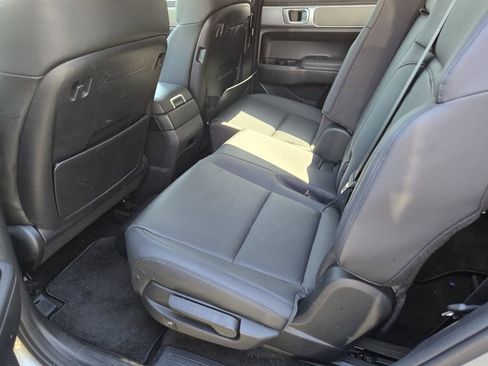 Used 2025 Hyundai Santa Fe SEL FWD image 10