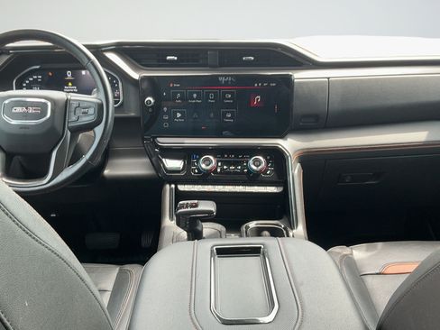 Used 2022 GMC Sierra 1500 AT4 w/ AT4 Preferred Package AWD/4WD image 7