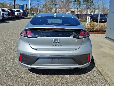 Used 2021 Hyundai Ioniq Limited FWD image 9
