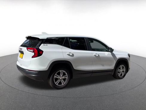 Used 2024 GMC Terrain SLE FWD image 15