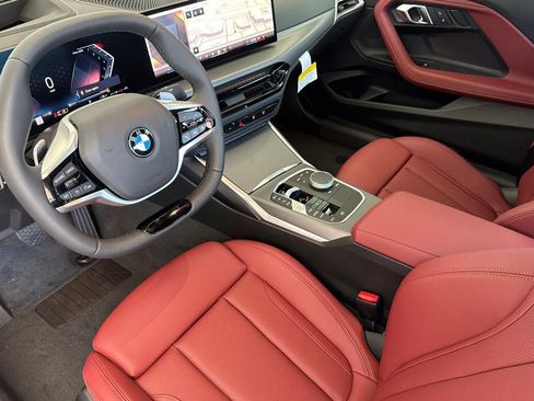 Used 2025 BMW 230i Coupe w/ Premium Package image 4