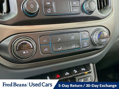 Used 2021 Chevrolet Colorado Z71 AWD/4WD image 16