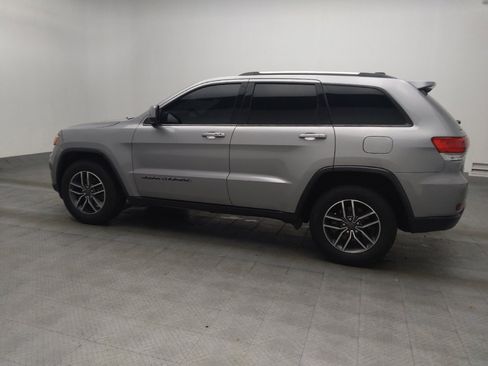 Used 2019 Jeep Grand Cherokee Laredo w/ 18" Wheel & 8.4" Radio Group RWD image 3