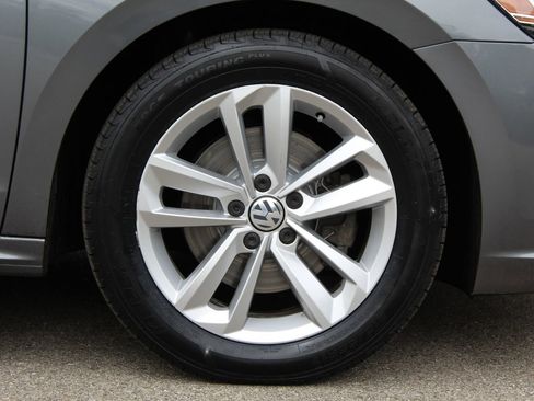 Used 2020 Volkswagen Passat 2.0T S FWD image 24