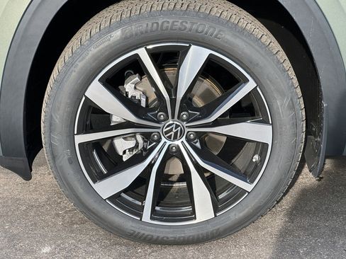 New 2026 Volkswagen Atlas Cross Sport SEL Premium R-Line AWD/4WD image 6
