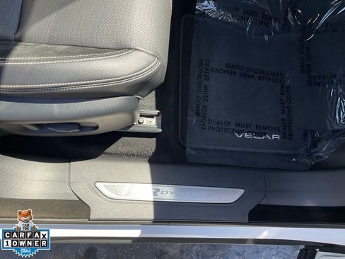 Used 2018 Land Rover Range Rover Velar R-Dynamic SE AWD/4WD image 64