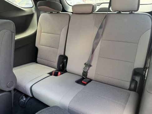 Used 2026 Chevrolet Traverse LT w/ Driver Confidence Package FWD image 9