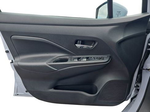 Used 2025 Nissan Versa SV w/ Trunk Package FWD image 22