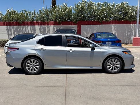 Used 2020 Toyota Camry LE FWD image 3