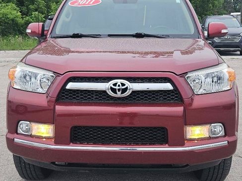 Used 2011 Toyota 4Runner SR5 w/ Premium Pkg w/Leather AWD/4WD image 2