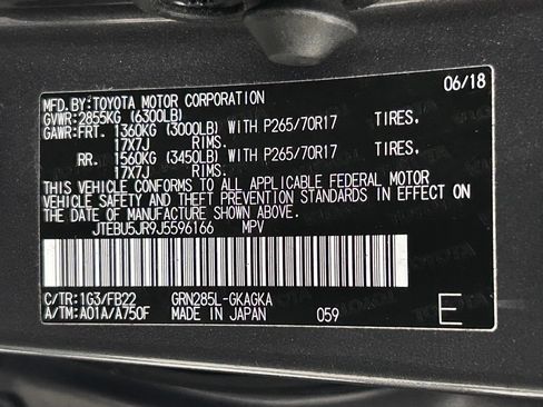 Used 2018 Toyota 4Runner SR5 AWD/4WD image 23