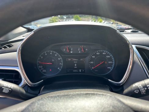 Used 2020 Chevrolet Equinox LS w/ LS Convenience Package FWD image 21