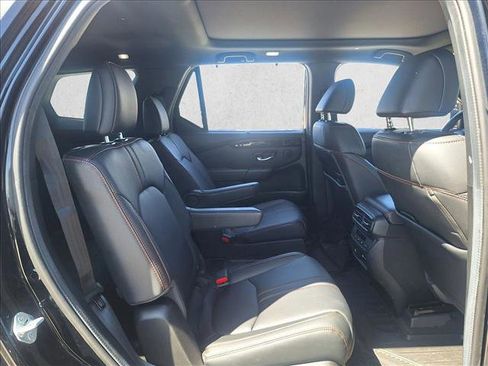 Used 2023 Honda Pilot TrailSport image 17