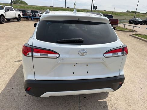 Used 2022 Toyota Corolla Cross LE image 7