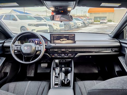 Used 2025 Honda Accord Sport image 38
