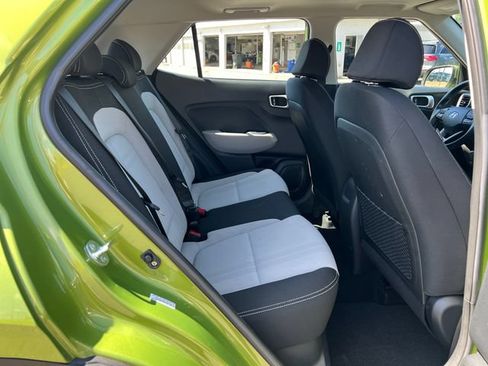 Used 2023 Hyundai Venue SEL w/ Cargo Package FWD image 10