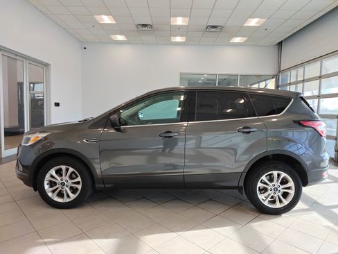 Used 2017 Ford Escape SE image 7